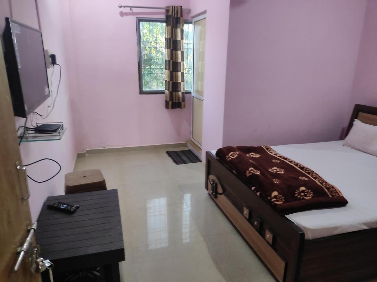 Vrundavan Home Stay And Village Resort Kevadia Esterno foto