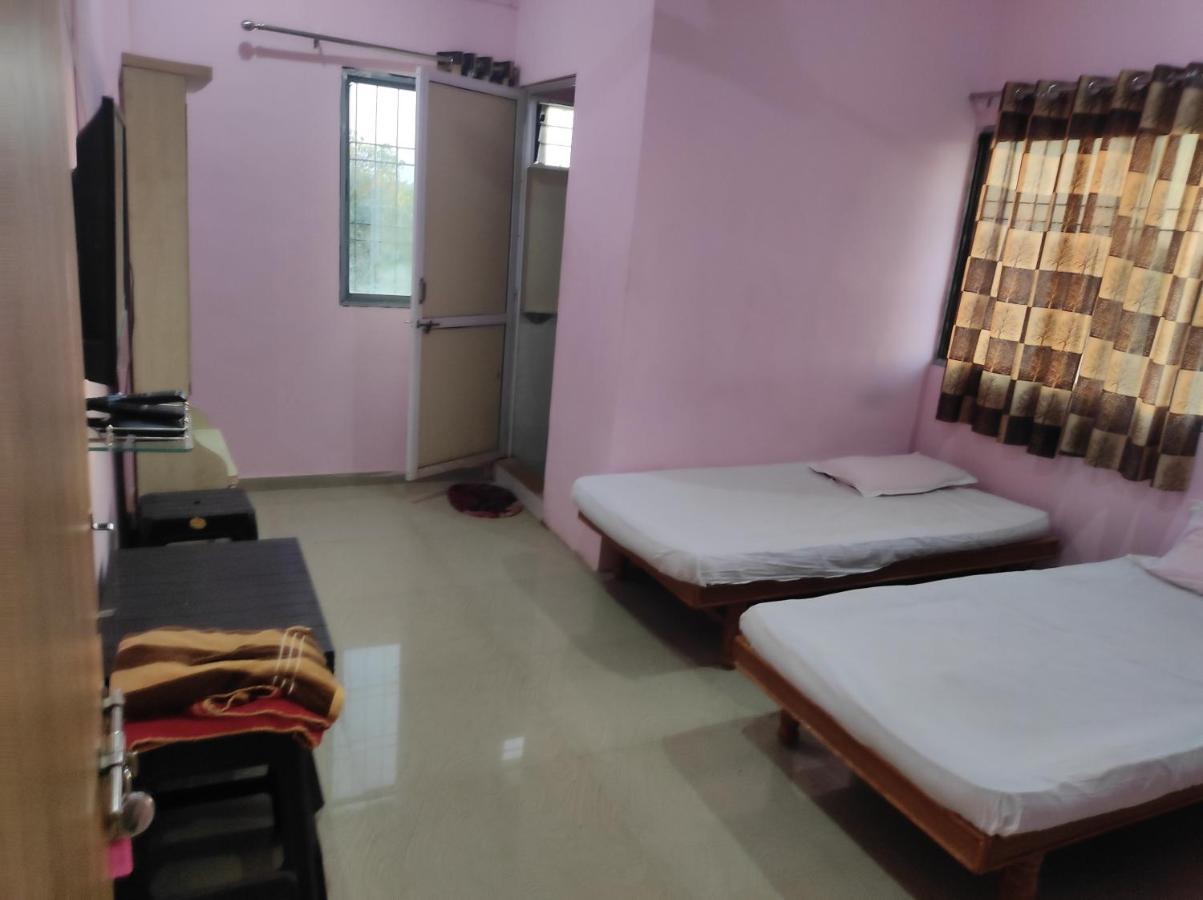 Vrundavan Home Stay And Village Resort Kevadia Esterno foto